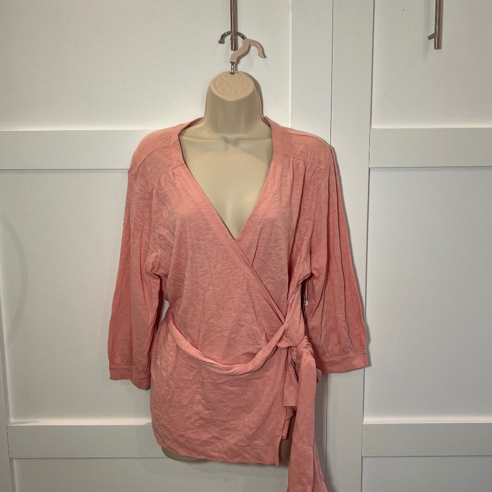 NWT! Carlson Wrap Top
